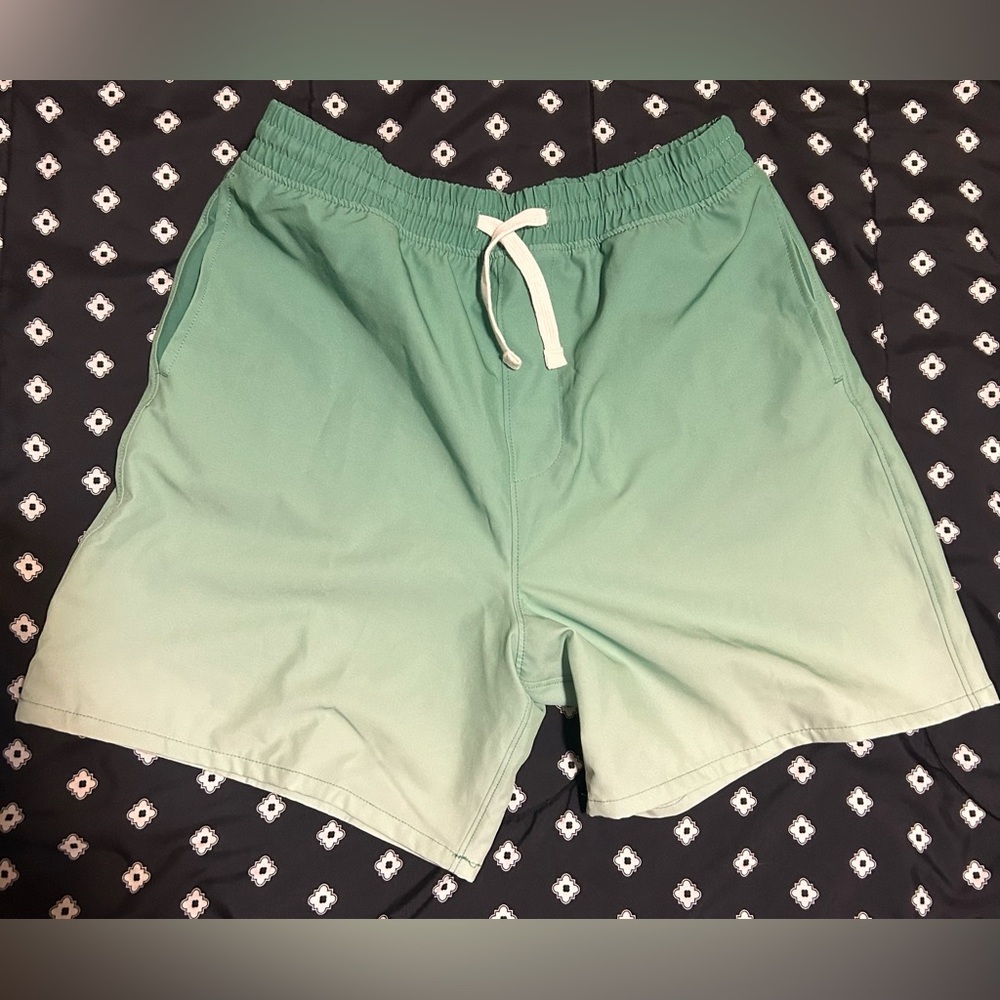 Free Assembly kids green fade out shorts with tie- size 14/16